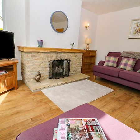 Honeystones Villa Witney Exterior photo