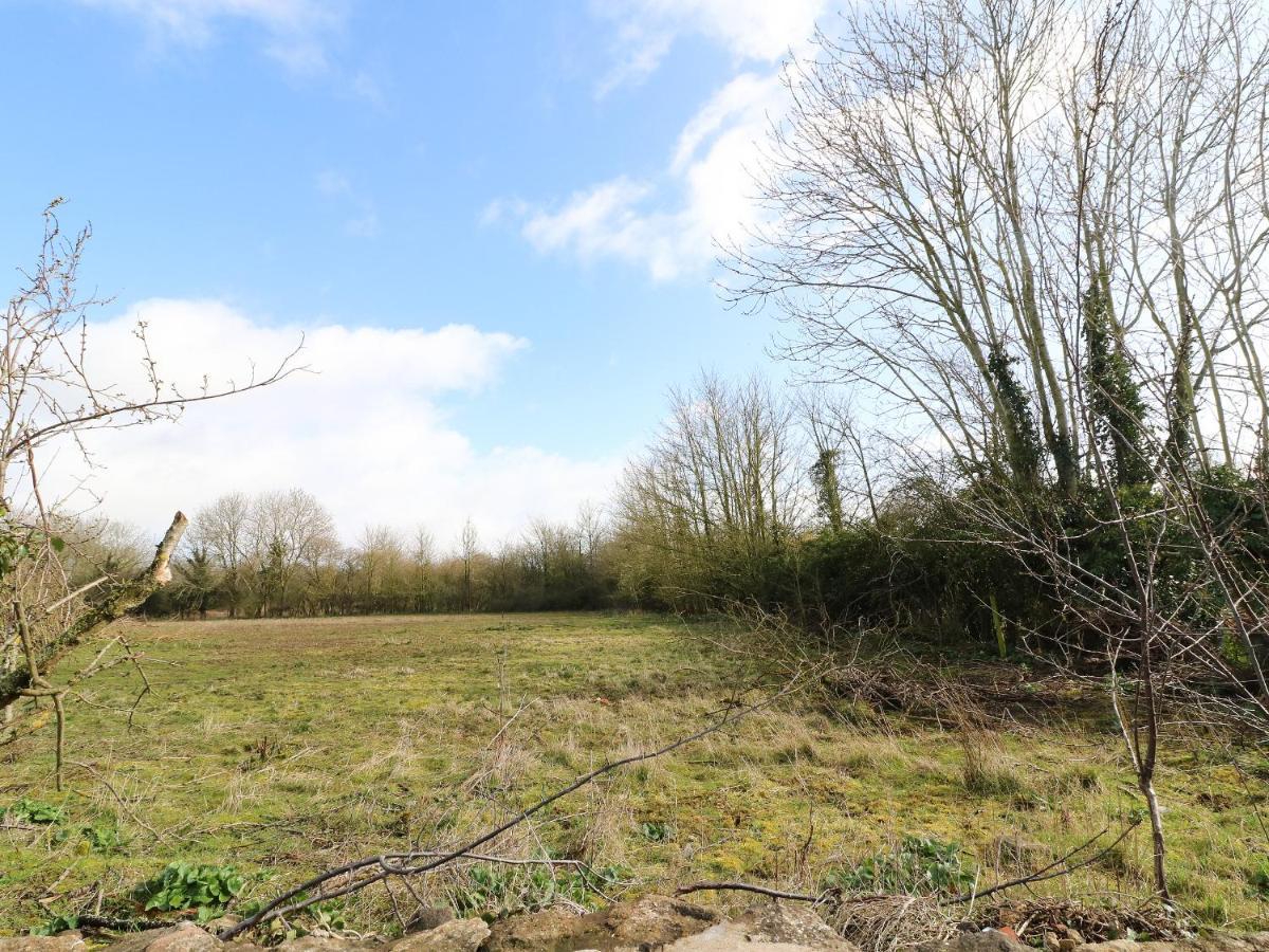 Honeystones Villa Witney Exterior photo